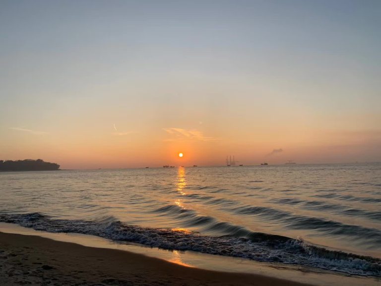 马尾岛的落日余晖
